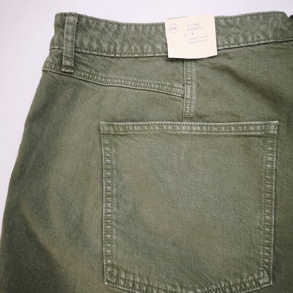 NWT Universal Thread Ladies Size 22W High Rise A-line Midi Green Jean Shorts - Picture 12 of 16